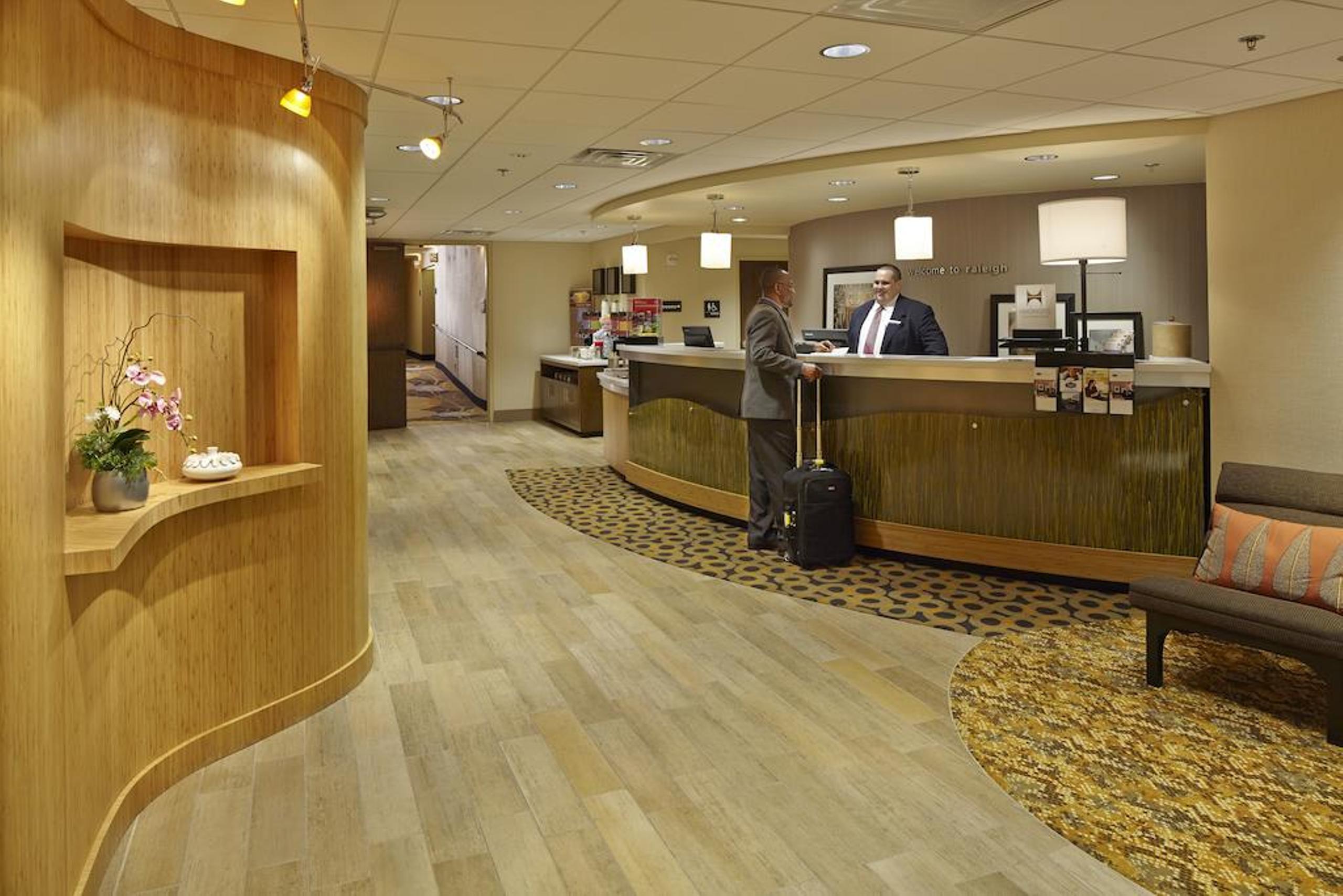 Comfort Inn Raleigh Midtown Exterior foto